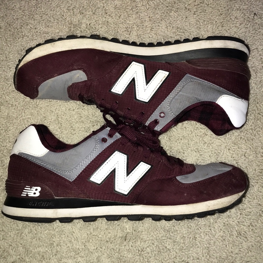 Burgundy Men’s New Balance 574 Tennis Shoes